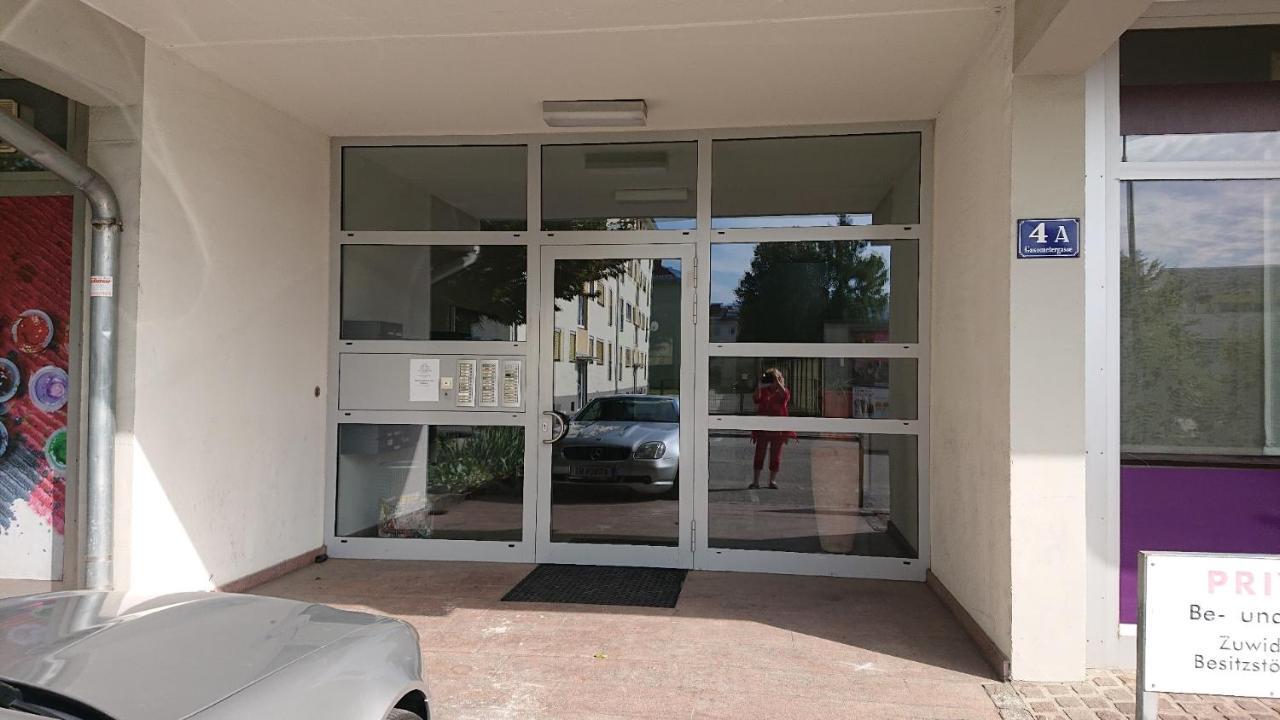Wohnen Im Kolonialstil Inklusive Tiefgarage, Kontaktloser Check-In كلاغنفورت المظهر الخارجي الصورة